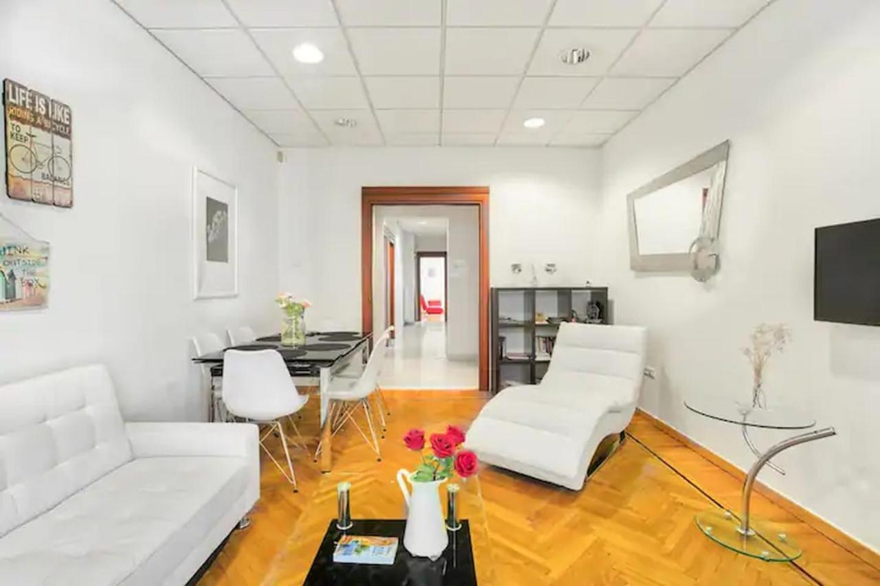 Appartamento 4Bdr Amazing Spacious Full Apt In Plaka Atene Esterno foto